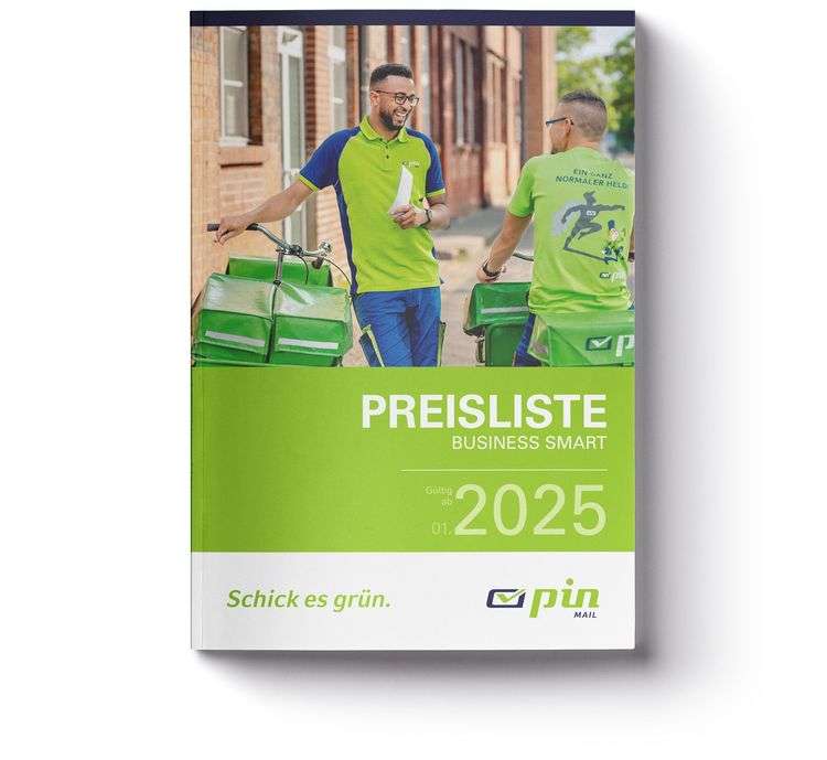 Mann auf Katalog-Cover, zeigt neue Preisliste Business Smart 2025
